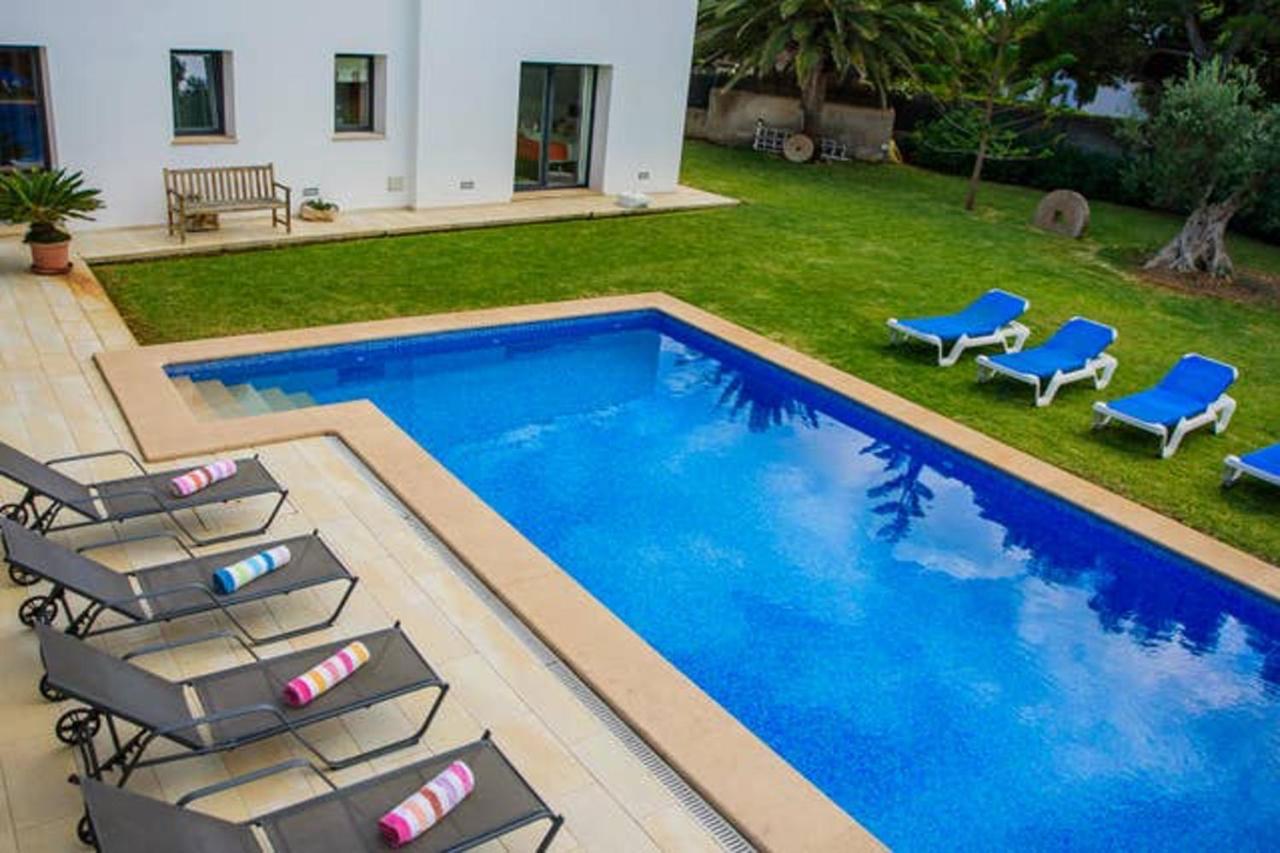 With 5 Bedrooms In With Private Pool And Wifi Villa *