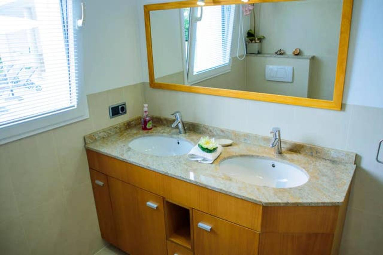 Villa With 5 Bedrooms In With Private Pool And Wifi