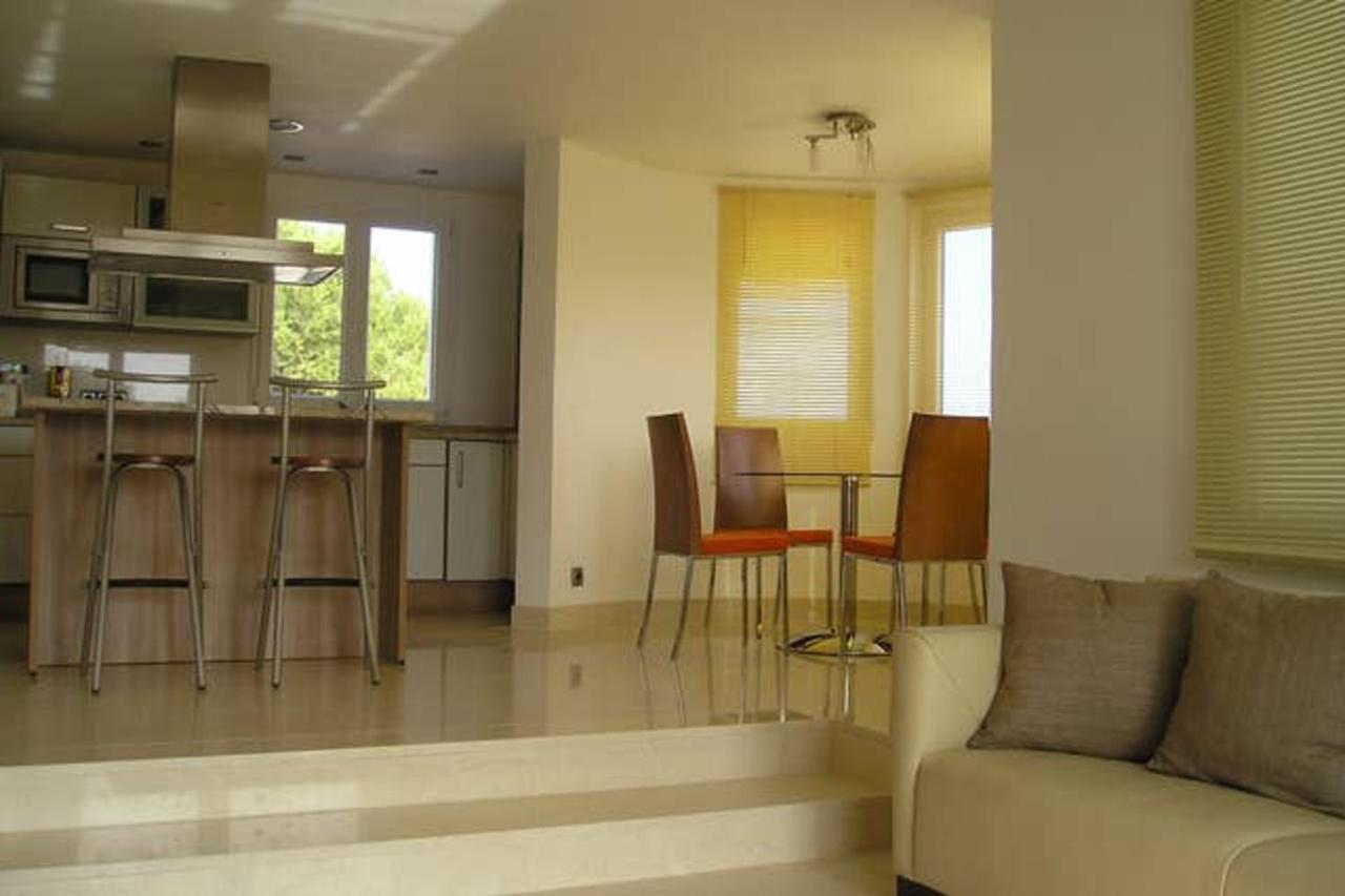 Villa With 5 Bedrooms In With Private Pool And Wifi *